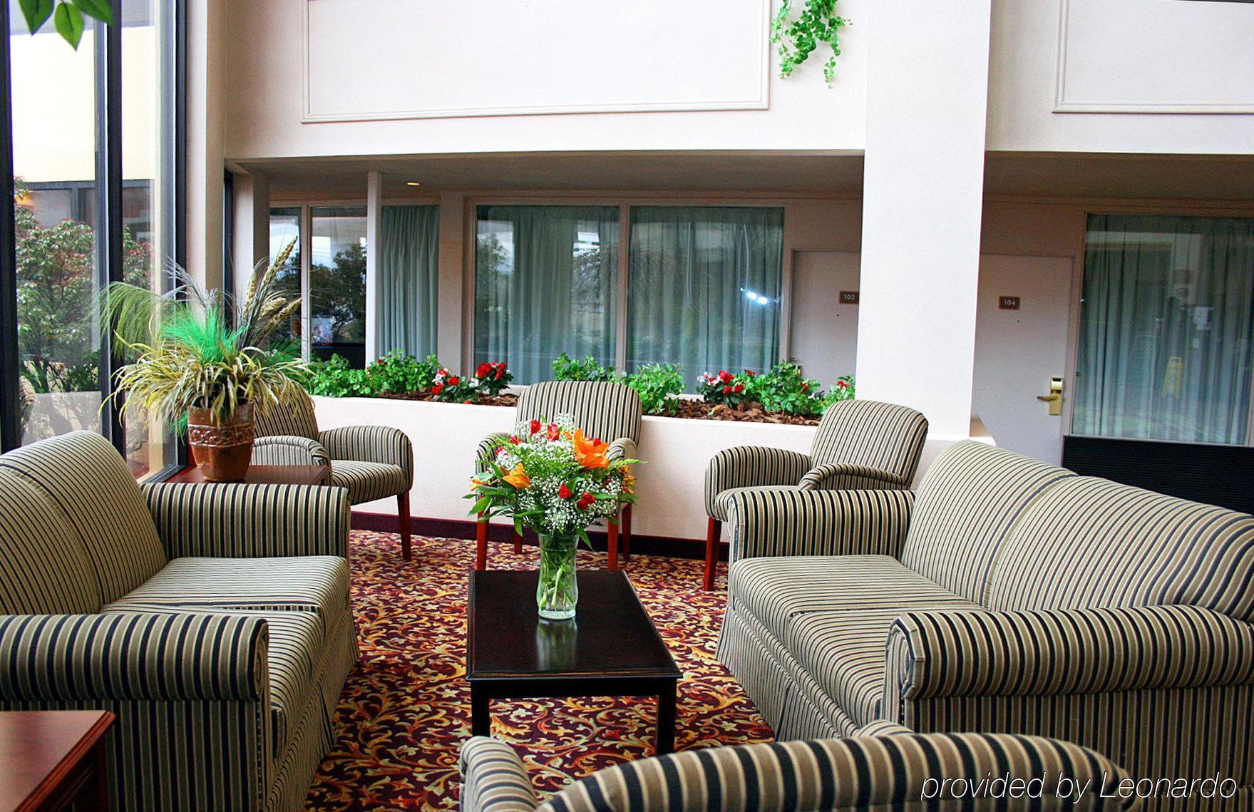 Holiday Inn Scranton East - Dunmore, An Ihg Hotel Экстерьер фото